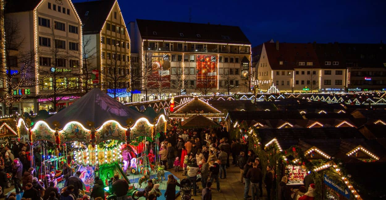 Weihnachten in Ulm - Blick auf den Weihnachtsmarkt